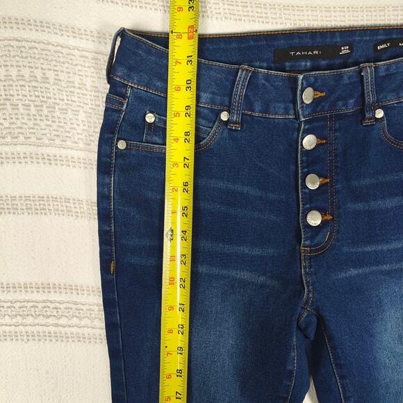 Tahari Button Fly Mid Rise Capri Jeans Medium Wash Size 8/29 Women’s - Picture 4 of 8